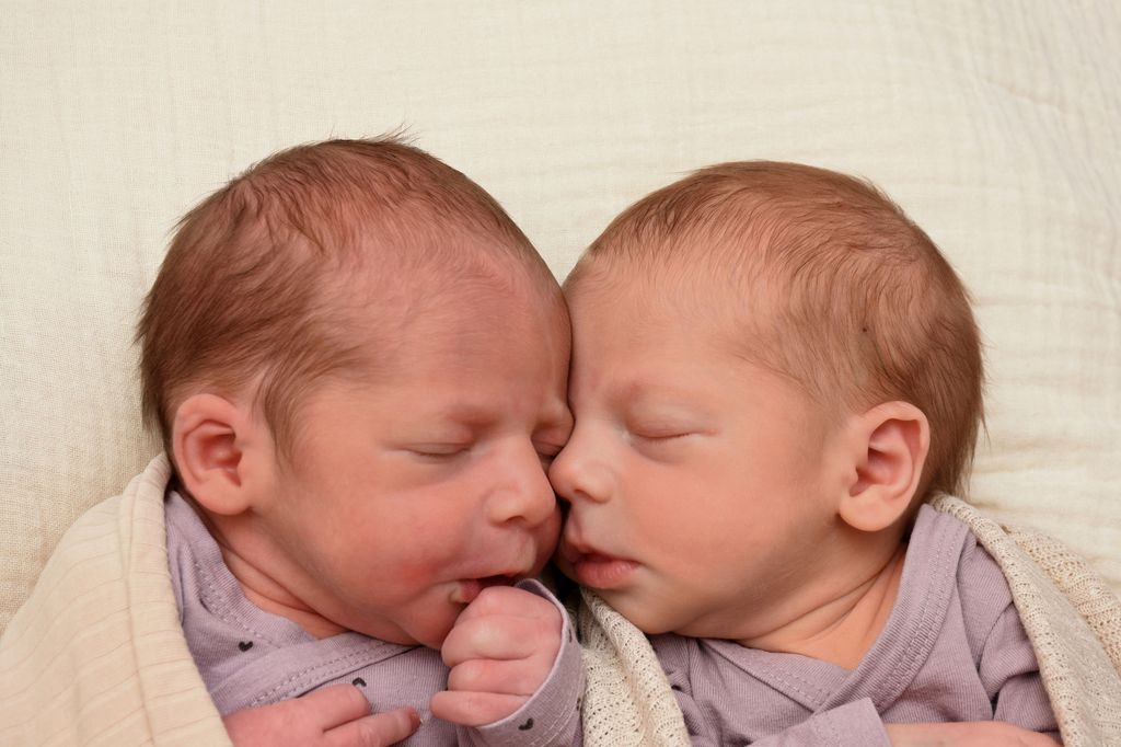Anna & Sophia